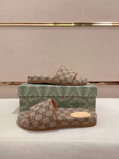 Gucci GG Canvas Slide Sandal Replica – Unisex Beige/Ebony - Image 8