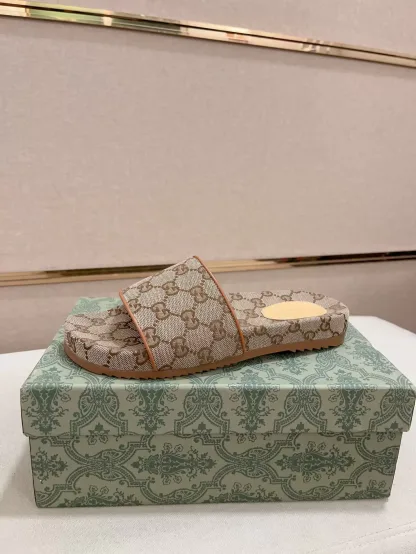 Gucci GG Canvas Slide Sandal Replica – Unisex Beige/Ebony